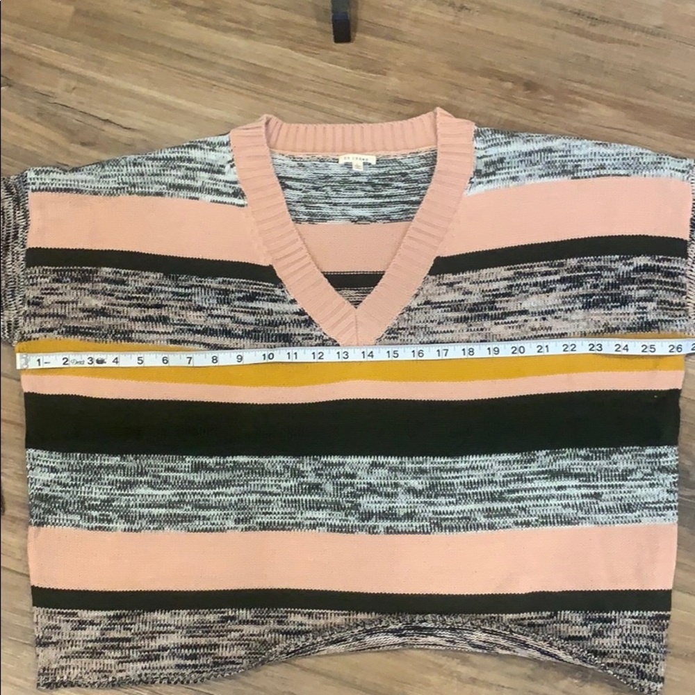 Brand New VICI Crop V-Neck Sweater - Picture 7 of 8